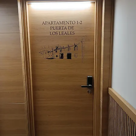 Apartamentos Turisticos Avila Puerta De Los Leales 1-2 Zewnętrze zdjęcie